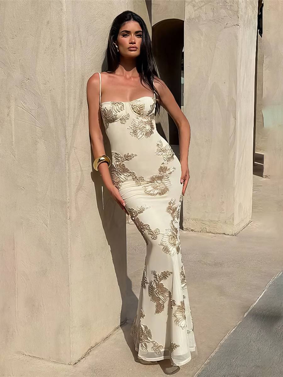 Robe Sirène Brodée Bustier Sculpté Bretelles Fines